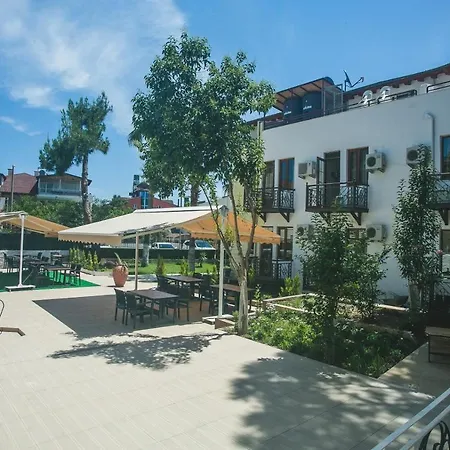 Dinara Garden 3*
