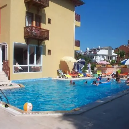 Dinara Garden Hotell 3*